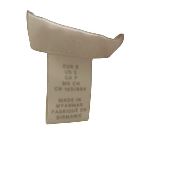 H&M Cream Knit Ruffle Collared Button Front Cardigan Sweater Size Small - Picture 2 of 6